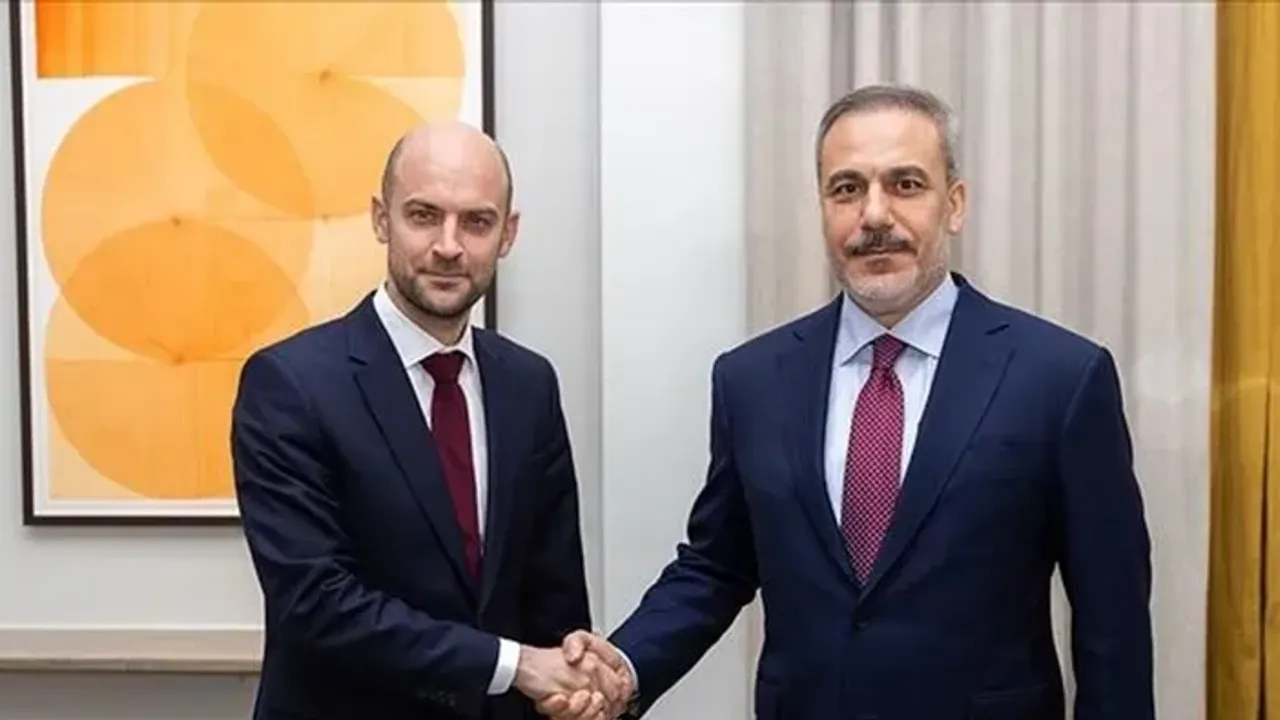فیدان، فرانسز موقعداشی بارو ایلە گوروشدی – Fidan, Fransız mevkidaşı Barrot ile görüştü