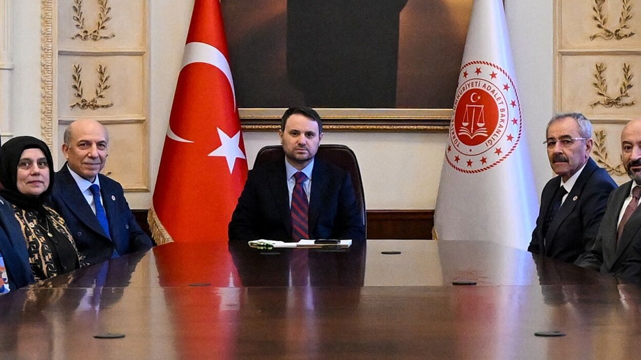 آووقاتلرە سلاح رخصاتنده یوزدە ٥٠ ایندیریم – Avukatlara silah ruhsatında yüzde 50 indirim