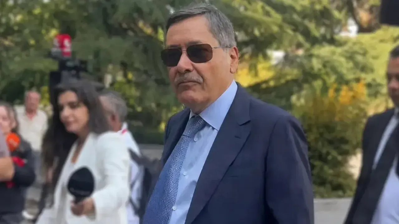 افاده صوڭرەسی گوکچكدن ایلك آچیقلامەلر: ٥٠٠ دانە صوروشدیرمه گچیردم ٥٠٠ سفر صیچرادم! – İfade sonrası Gökçek’ten ilk açıklamalar: 500 tane soruşturma geçirdim 500 sefer sıçradım!