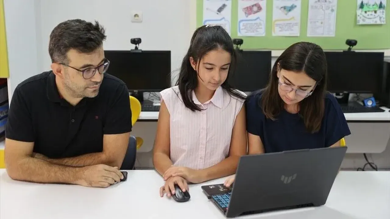 شانلی اورفەلی گنچلرڭ پروژەسی تکنوفست فینالنده! – Şanlıurfalı gençlerin projesi TEKNOFEST finalinde!