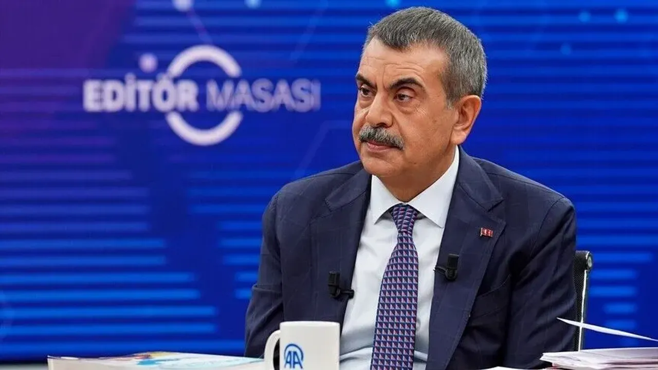 باقان تکین: أوڭمزدەکی ییل بتون أوگرتیم قدمەلرنده تورکیه یوز ییلی معارف مودلنە گچمش اولاجغز! – Bakan Tekin: Önümüzdeki yıl bütün öğretim kademelerinde Türkiye Yüzyılı Maarif Modeli’ne geçmiş olacağız!