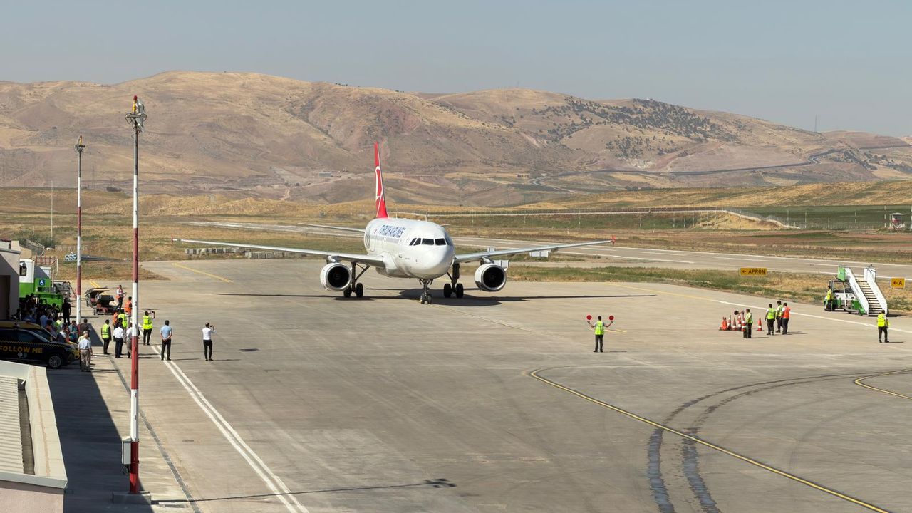 سعرد حوالیمەنی یڭیدن أوچوشلاره آچیلدی – Siirt Havalimanı yeniden uçuşlara açıldı