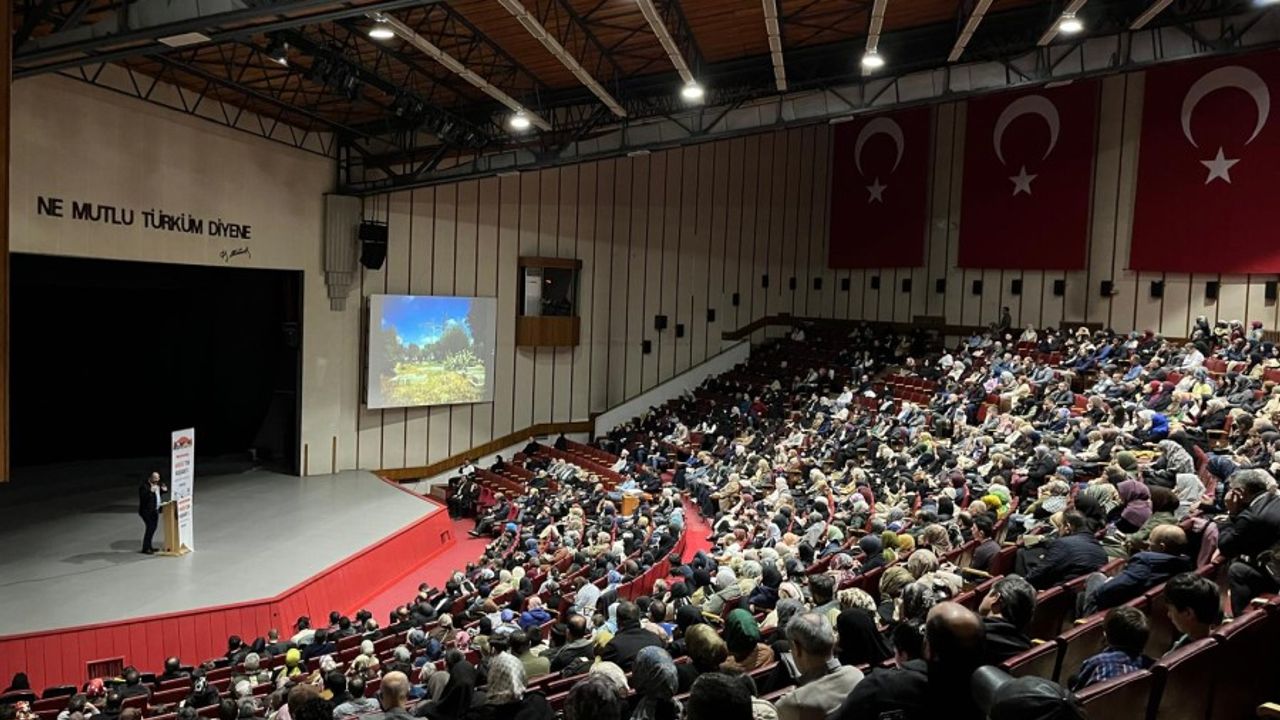 قدسدن کاشغارە سمینرلرڭ قاپانیشی استانبولدە یاپیلدی – Kudüs’ten Kaşgar’a Seminerlerin Kapanışı İstanbul’da Yapıldı