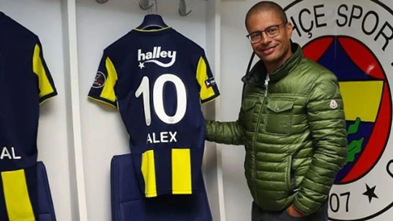 اهلهکس دە صووزه، ١٤ ییل أوڭجە فنار باغچەیە وداع ایتدی – Alex de Souza, 14 yıl önce Fenerbahçe’ye veda etti