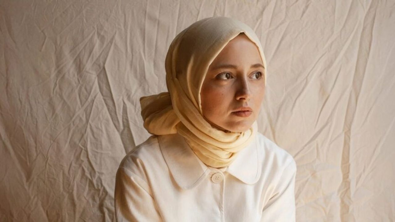 پییهنیست بشرا قاییقجی معمارلق باقیشییله استانبولڭ سسلرنی موزیگە طاشییور – Piyanist Büşra Kayıkçı mimarlık bakışıyla İstanbul’un seslerini müziğe taşıyor