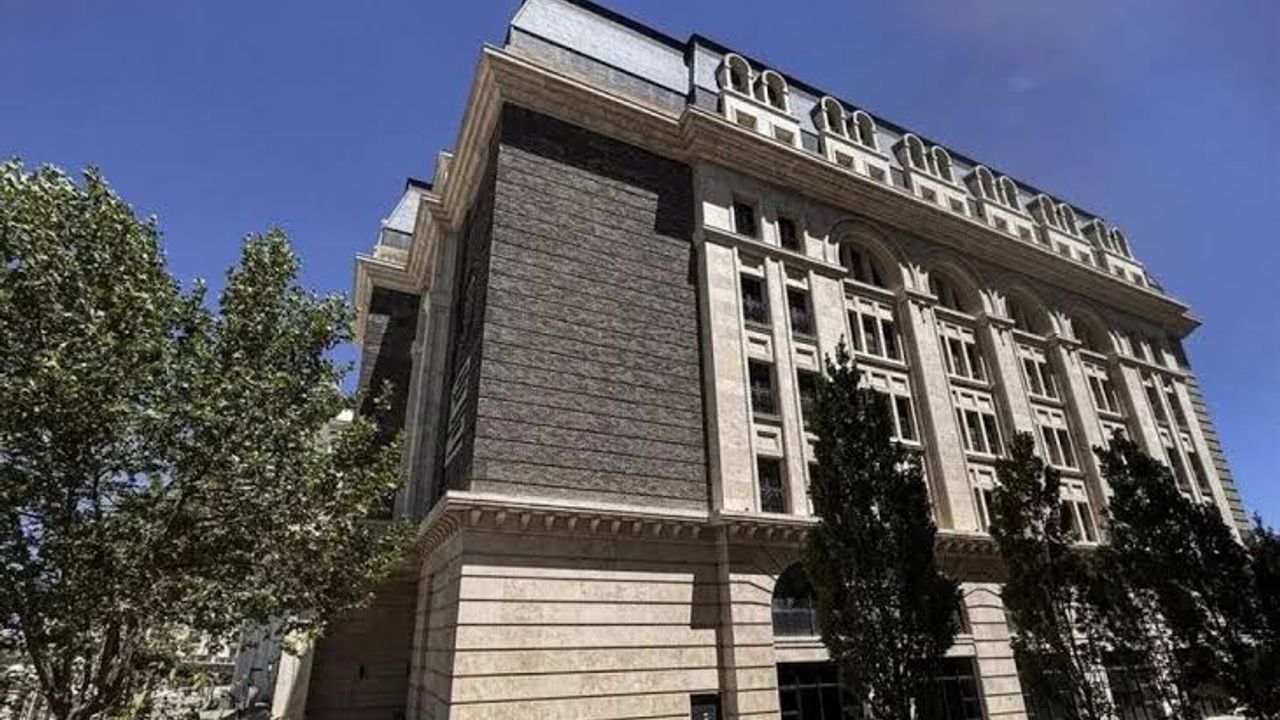 ژاپونیه أوزل تمثیلجیسی ناقاصونەدن طژو أوگرنجیلرنە دستك مساژی: “دنیایە قاتقی صاغلایان بر کوپرو اولسینلر” – Japonya Özel Temsilcisi Nakasone’den TJU öğrencilerine destek mesajı: “Dünyaya katkı sağlayan bir köprü olsunlar”