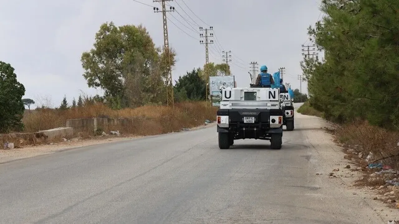 لبنانڭ گونیندە بم باریش گوجی موضعسینه آتش آچیلدی – Lübnan’ın güneyinde BM Barış Gücü mevzisine ateş açıldı