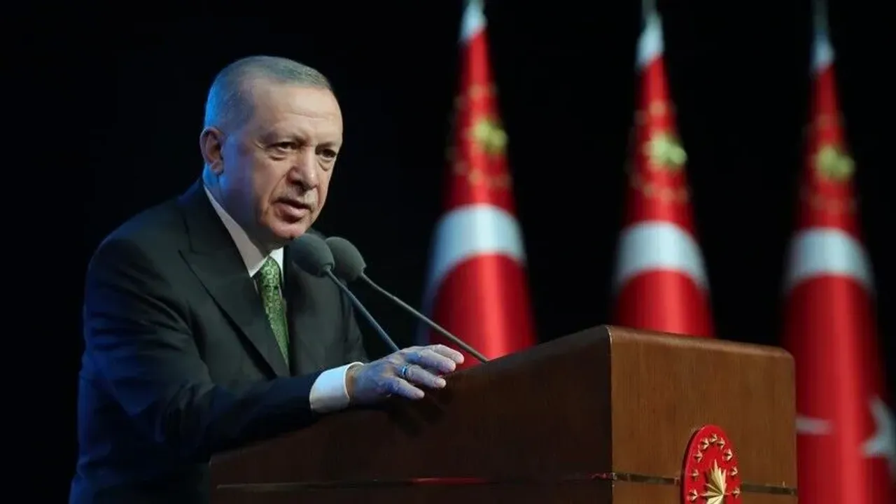 جمهورباشقانی ارطوغاندن جواط أوزکایەیە تعزیه – Cumhurbaşkanı Erdoğan’dan Cevat Özkaya’ya taziye