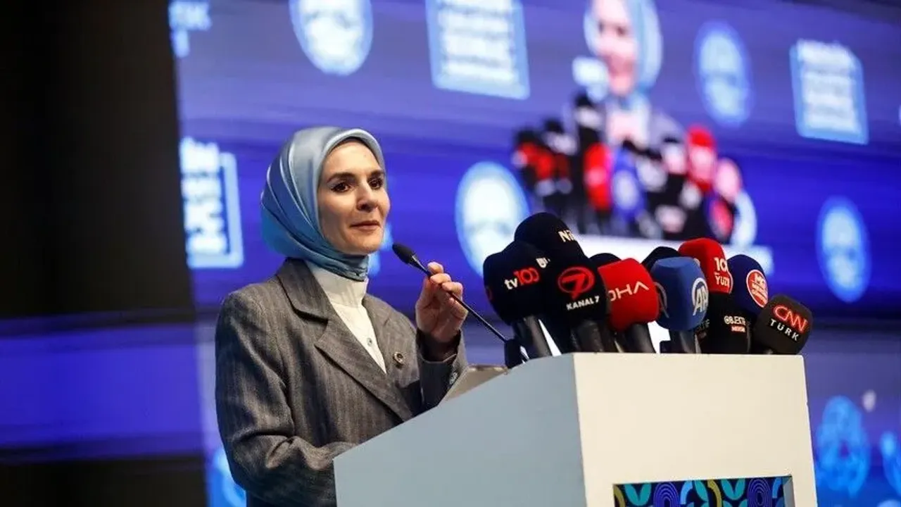 باقان گوکداش: صفر آتیق ویزیونینی داها گڭیش کتلەلرە اولاشطیراجغز – Bakan Göktaş: Sıfır Atık vizyonunu daha geniş kitlelere ulaştıracağız