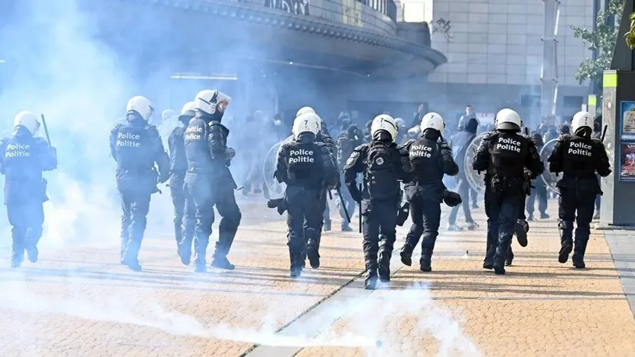 بلچیقەدە اگیتیم پروتستولری: بروکسل و لیەگەدە اولایلر چیقتی – Belçika’da eğitim protestoları: Brüksel ve Liege’de olaylar çıktı
