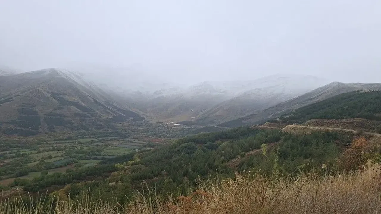 ازمیرڭ یوکسك کسیملرنە کار یاغدی – İzmir’in yüksek kesimlerine kar yağdı