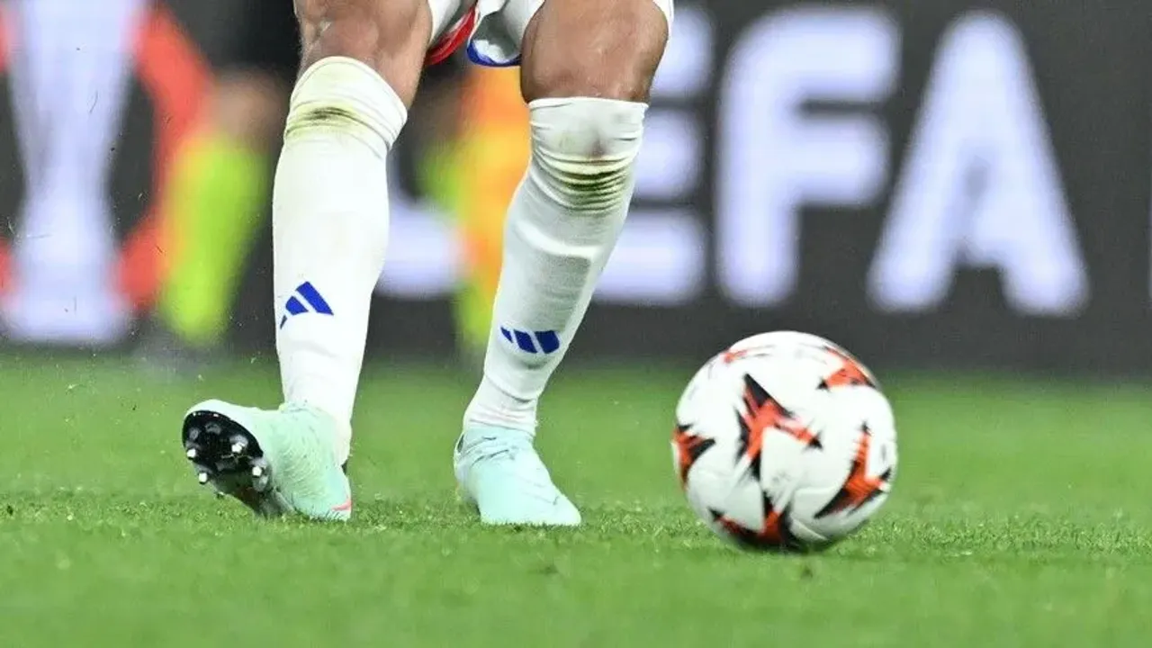اوەفە آوروپە لیگینڭ ایکنجی هفتەسندە ٨ ماچ یاپیلدی – UEFA Avrupa Ligi’nin ikinci haftasında 8 maç yapıldı