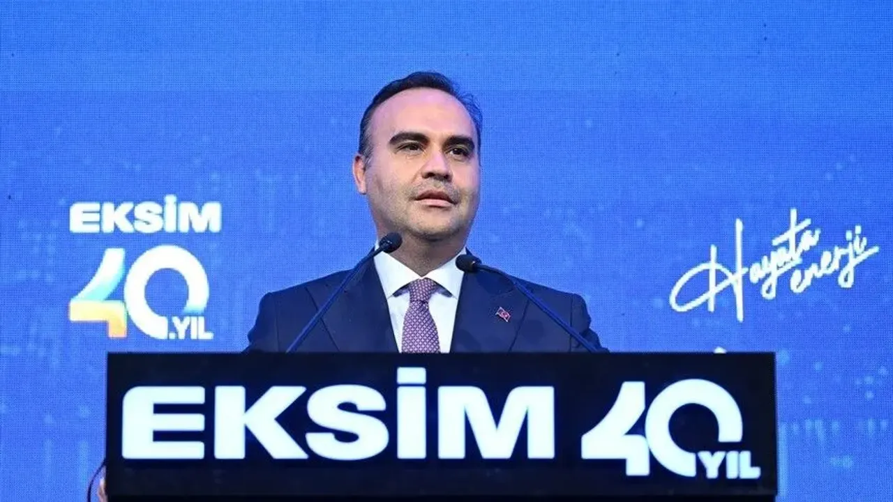 قاجیر: تورکیه گلەجگە گوگنله ایلرلییور – Kacır: Türkiye geleceğe güvenle ilerliyor