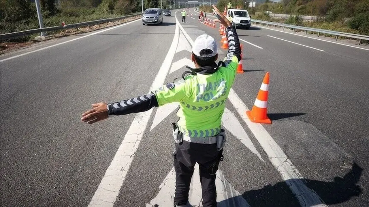 استانبولدە بعض یوللر یارین ترافیگە قپاتیلاجق – İstanbul’da bazı yollar yarın trafiğe kapatılacak