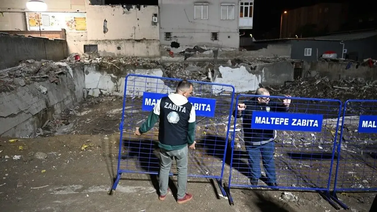 مالتپەدە چوغن بنانڭ انقاض چالیشمەلری صوڭە ایردی! – Maltepe’de çöken binanın enkaz çalışmaları sona erdi!