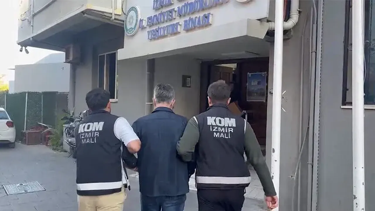 ازمیردە بایراقلی بلدیەسی صوروشدیرمەسی: ٤٣ شبهەلی عدلیەیە سوق ایدیلدی – İzmir’de Bayraklı Belediyesi soruşturması: 43 şüpheli adliyeye sevk edildi