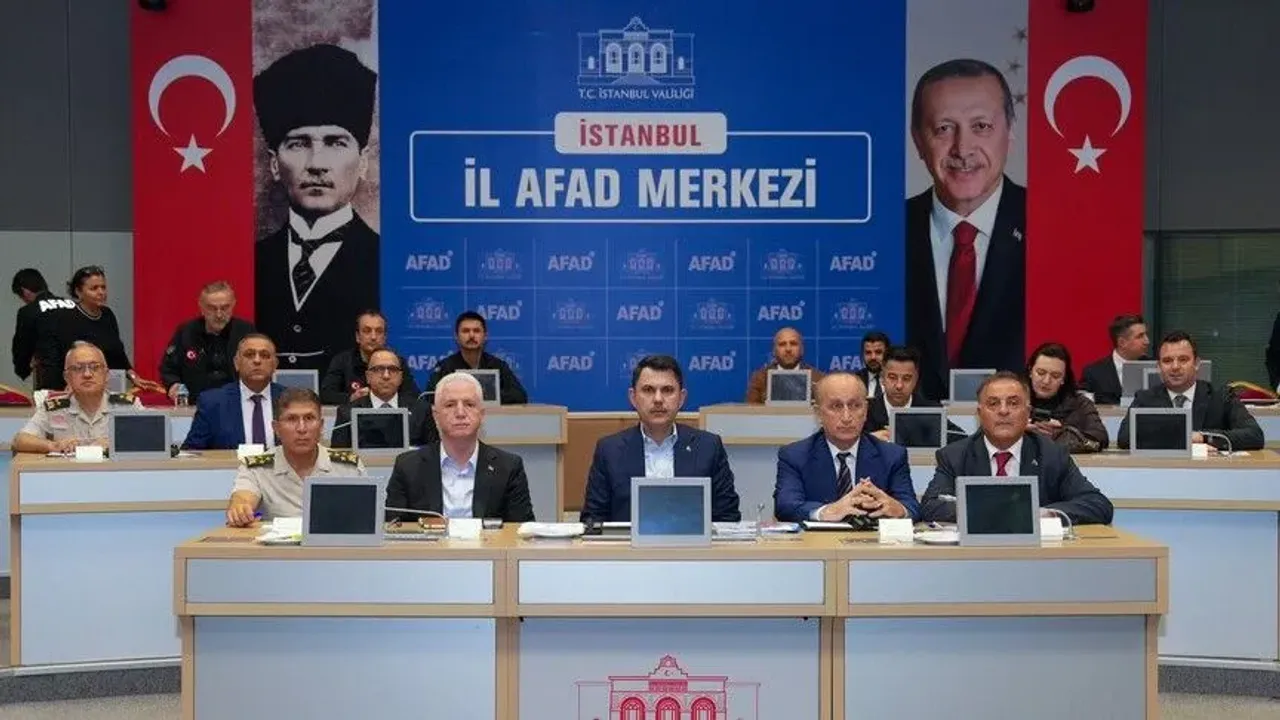 استانبولدە آفت قوئوردیناسیون طوپلانتیسی دوزنلندی – İstanbul’da Afet Koordinasyon Toplantısı düzenlendi