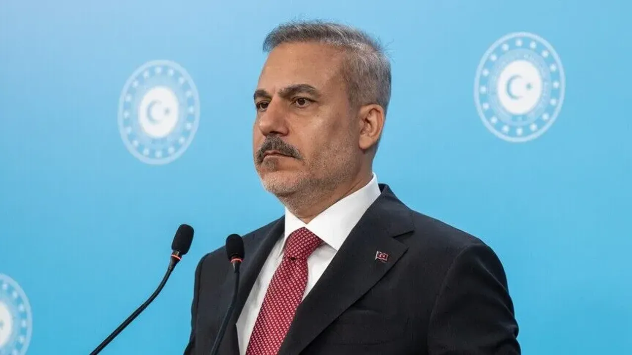 خاقان فیدان، هرزوگڭ قونوشمسی صیرەسندە صالونی ترك ایتدی – Hakan Fidan, Herzog’un konuşması sırasında salonu terk etti