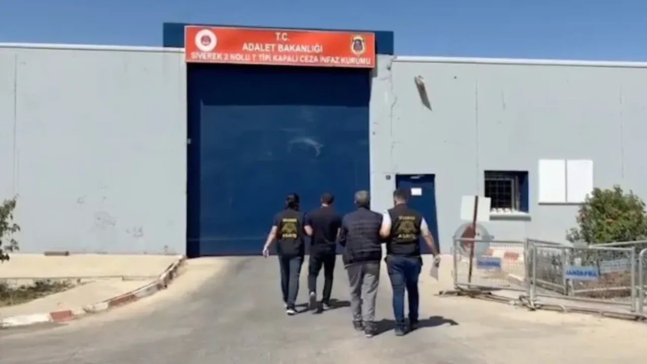 تورکیه گنلندە آرانان ٩١٢ کیشی یاقەلاندی – Türkiye genelinde aranan 912 kişi yakalandı