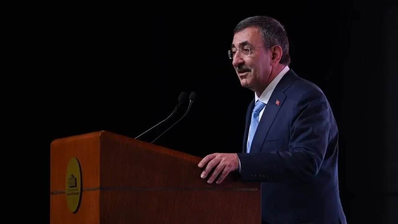 جودت ییلماز: صاغلق اندوستریلرنده قامونڭ دوزنلەییجی و آلیم گوجی یرلیلەشمەیی خذلاندیریر – Cevdet Yılmaz: Sağlık endüstrilerinde kamunun düzenleyici ve alım gücü yerlileşmeyi hızlandırır